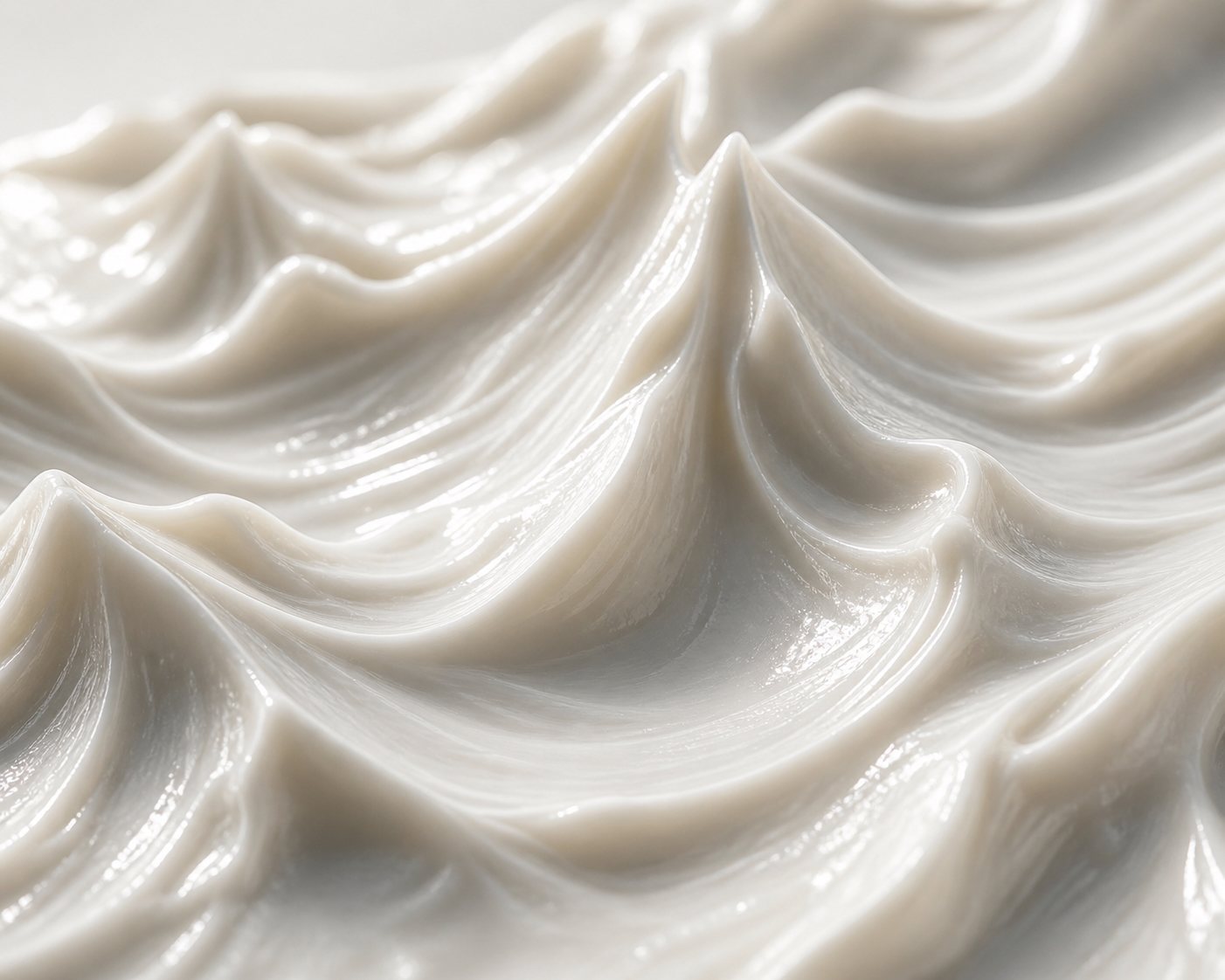 Crème in sculpted waves