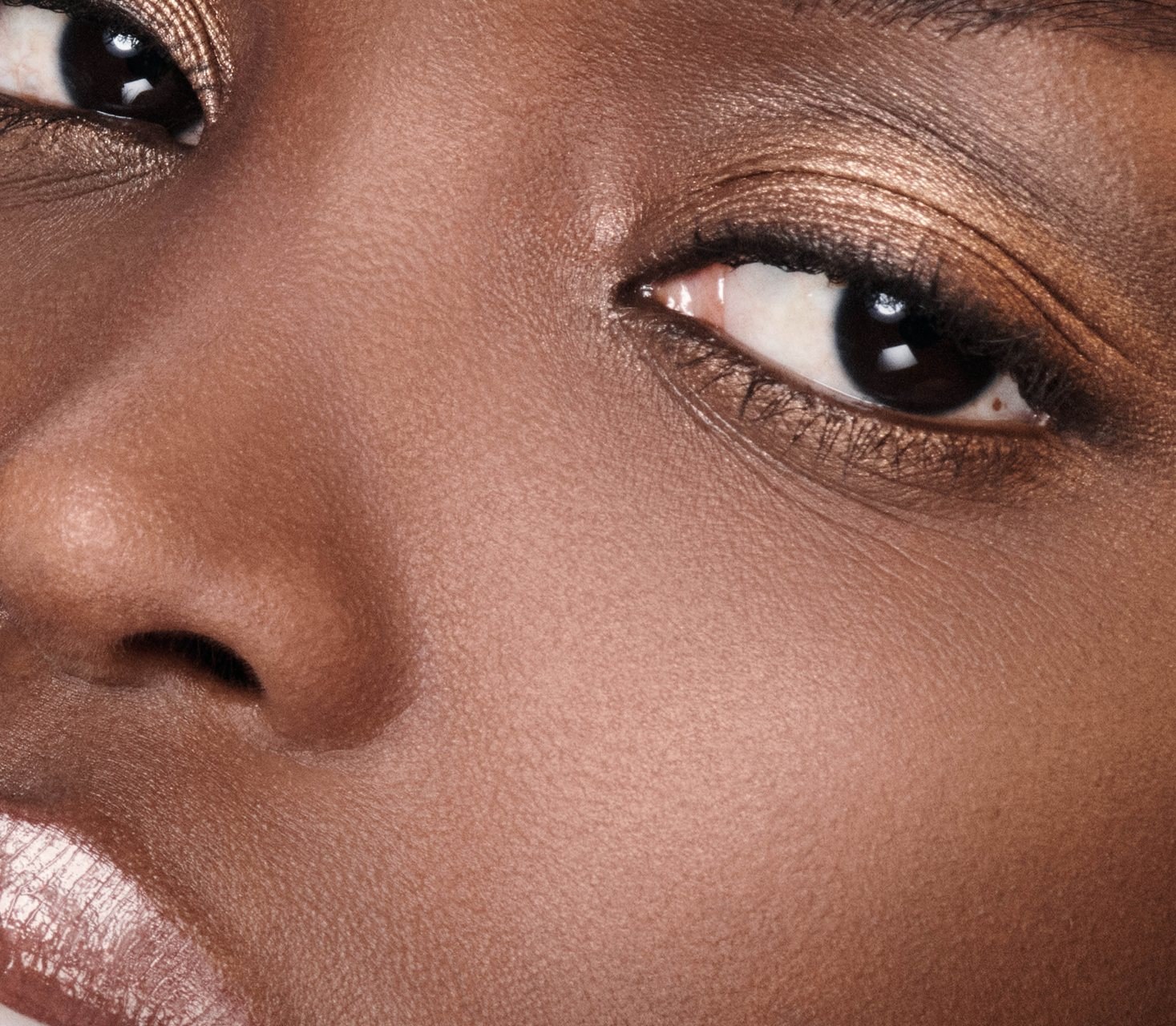 Maybelline SuperStay Lumi-Matte close-up: a luminous matte cheek and eye