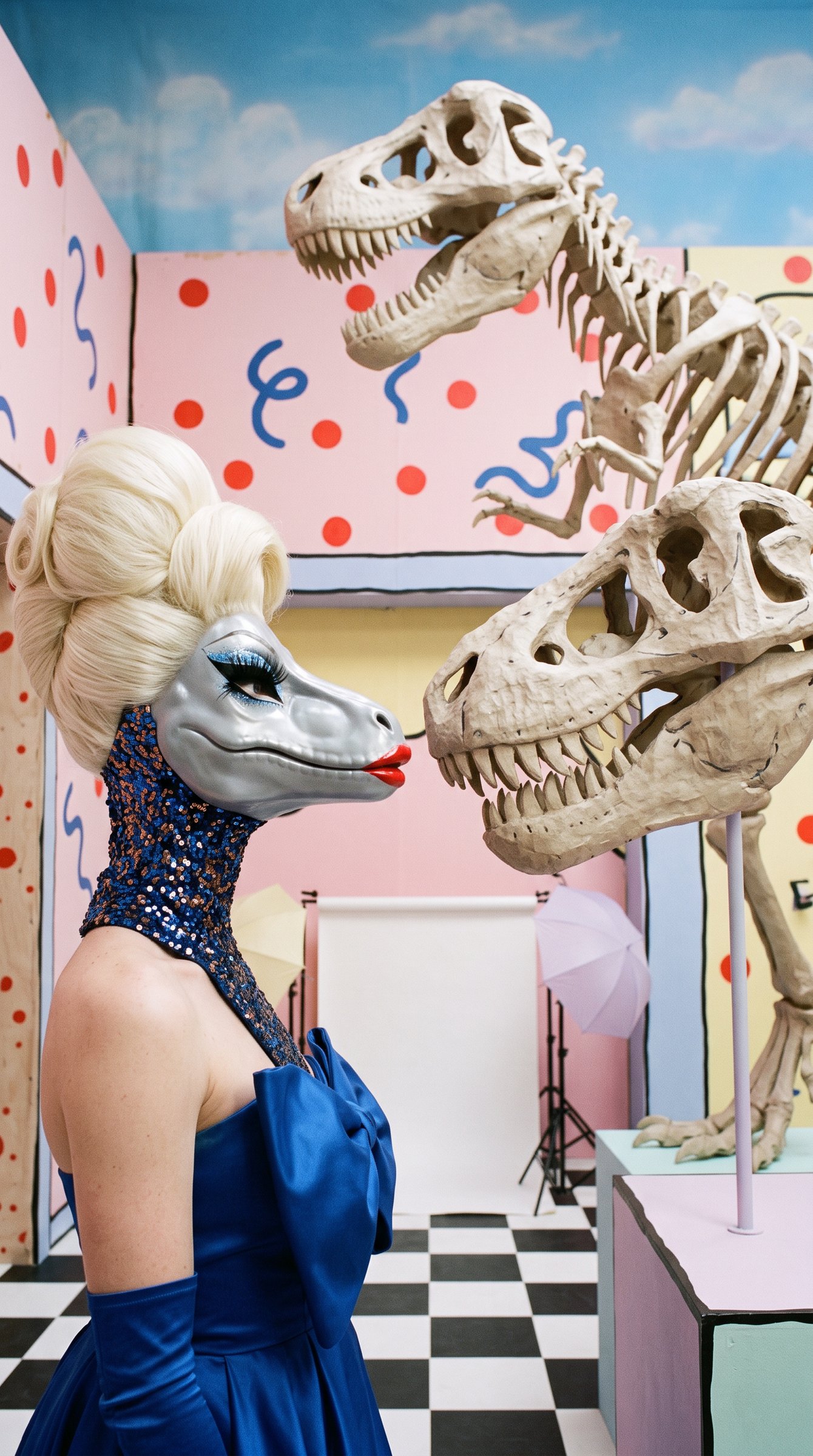 Episode 01, shot 5: Tyra profile to profile with the skull
