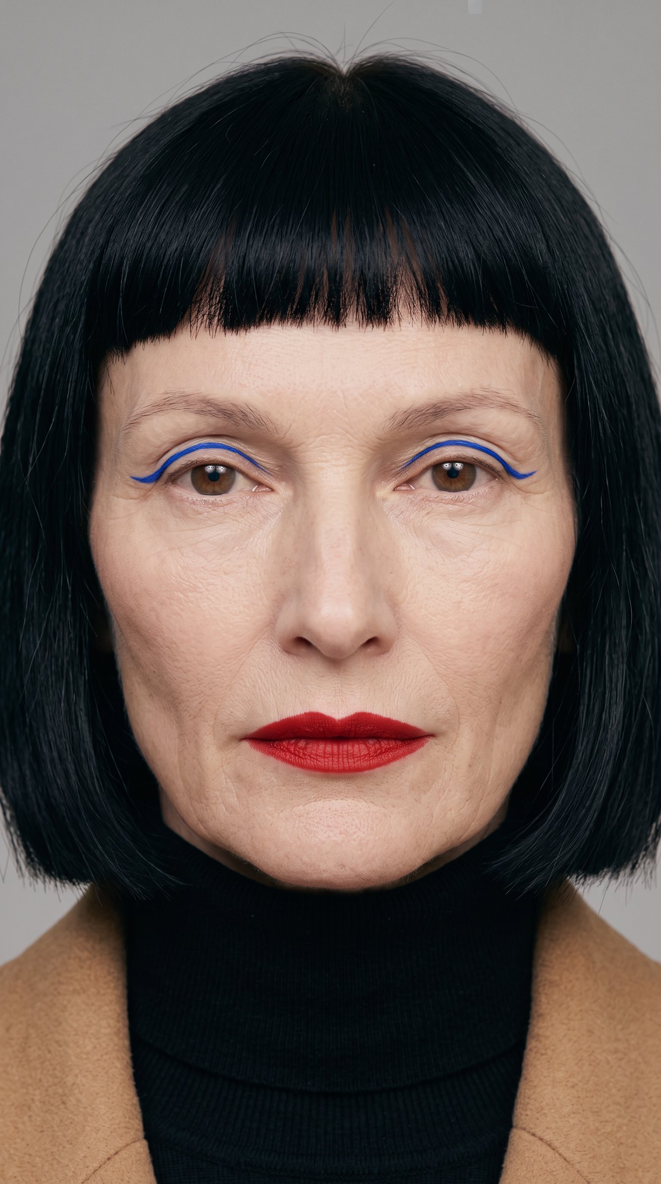 Odile, look 002: a fine cobalt line on the upper lid