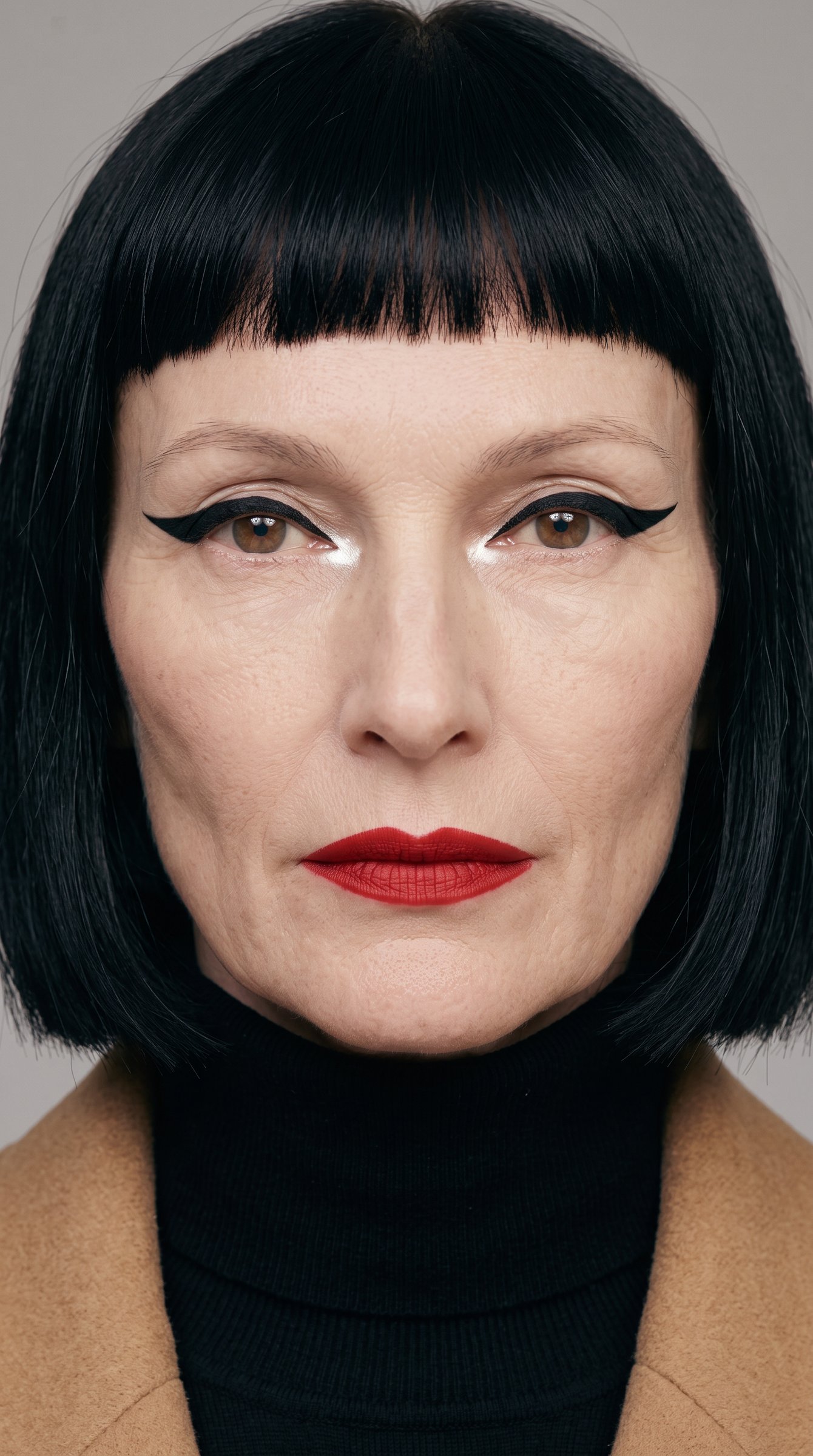 Odile, look 005: a sharp black wing with a white inner corner