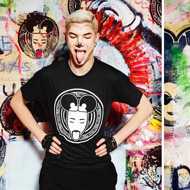 MadMaus campaign: model in a MadMaus tee in front of the painted wall