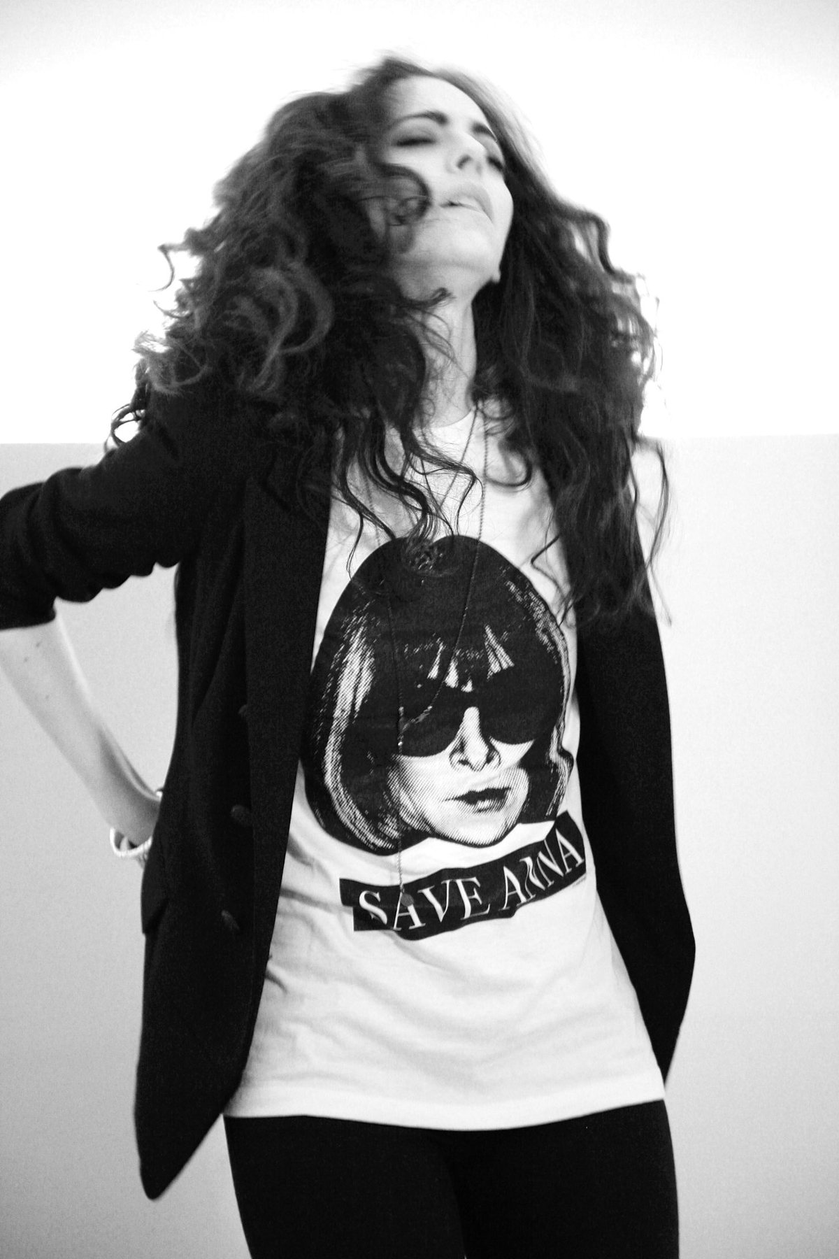 Save Anna editorial, hand on hip